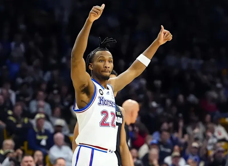 想选阿卡夫的，可以参考下今天的加兰

以这种小后卫为核心，上限低的可怕，一旦进攻