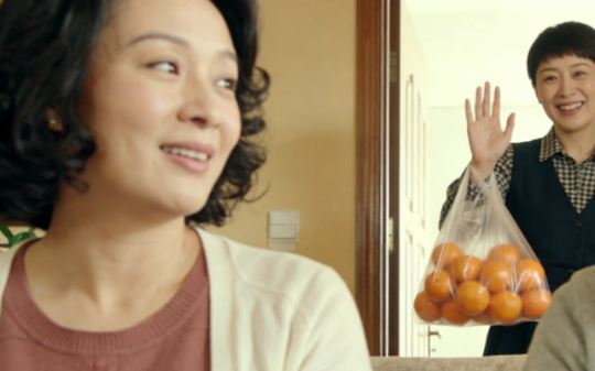 小姑子偷拿我身份证贷80万挥霍，银行天天催我还款，我看着她嚣张的样子淡然说：我早留了后手，贷款无效…