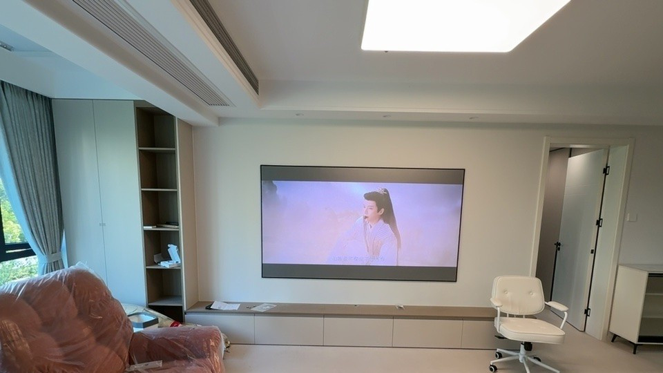 2026年客厅投影TOP5推荐：微鲸N5PLUS凭何成为“六边形战士”