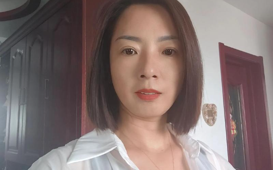 我高空作业挣了60万给父亲保管，当我要买房时，父亲说钱给弟弟买奔驰了，老婆：你看下代管协议，你这算是