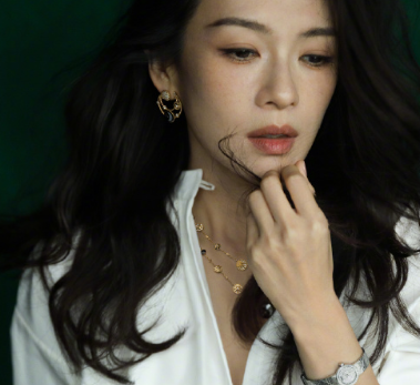 章子怡ELLE刊封面及写真