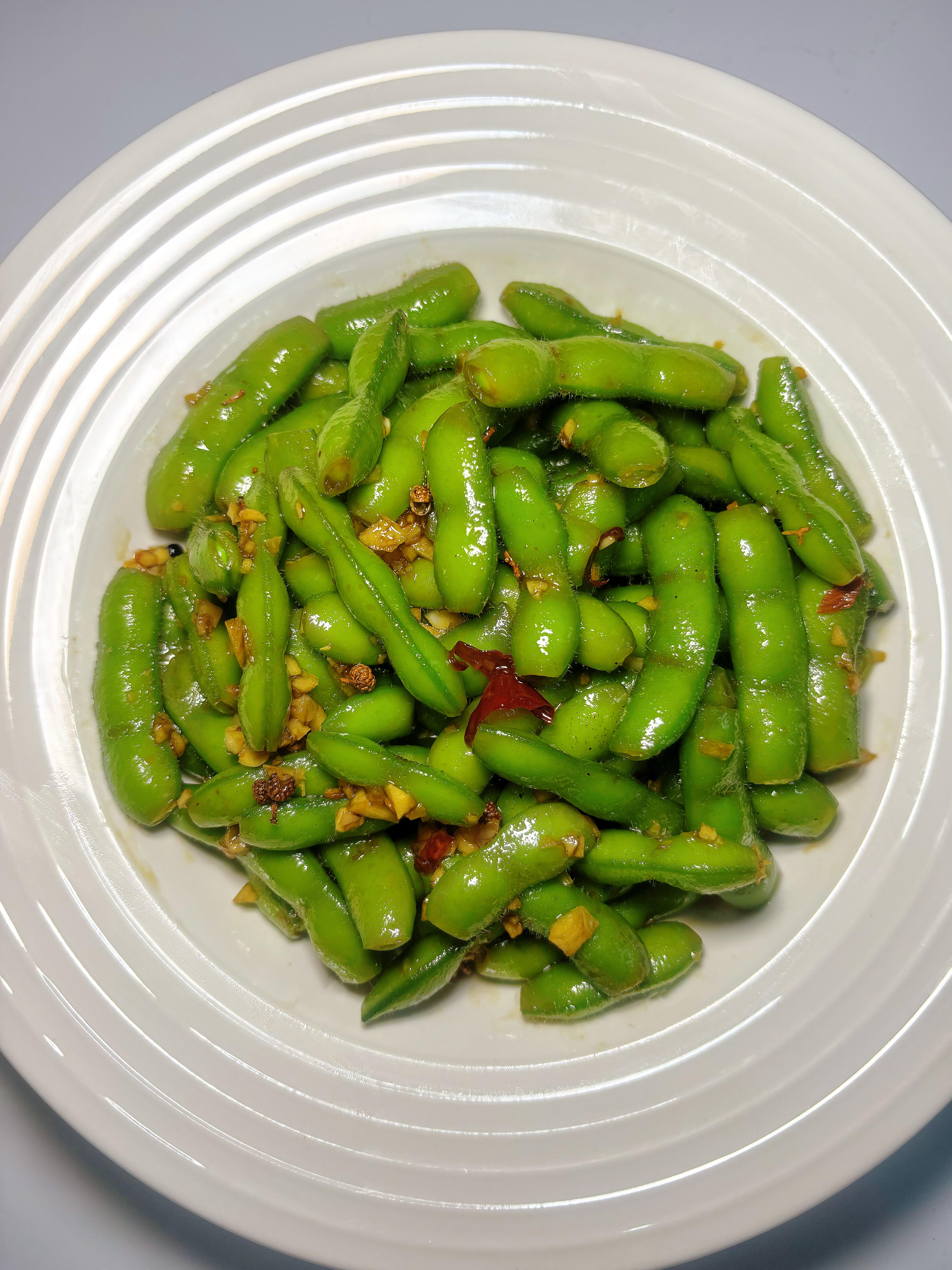 夏天标配！凉拌毛豆这样做，入味又解腻
夏天的快乐，一半是空调给的，一半是凉拌毛豆