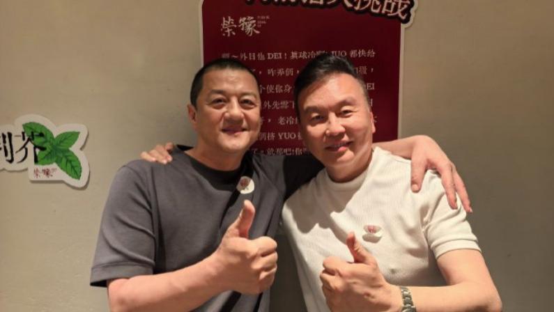 太暖心！张泽群与老乡李亚鹏北京相聚，豪爽捐款助力嫣然公益