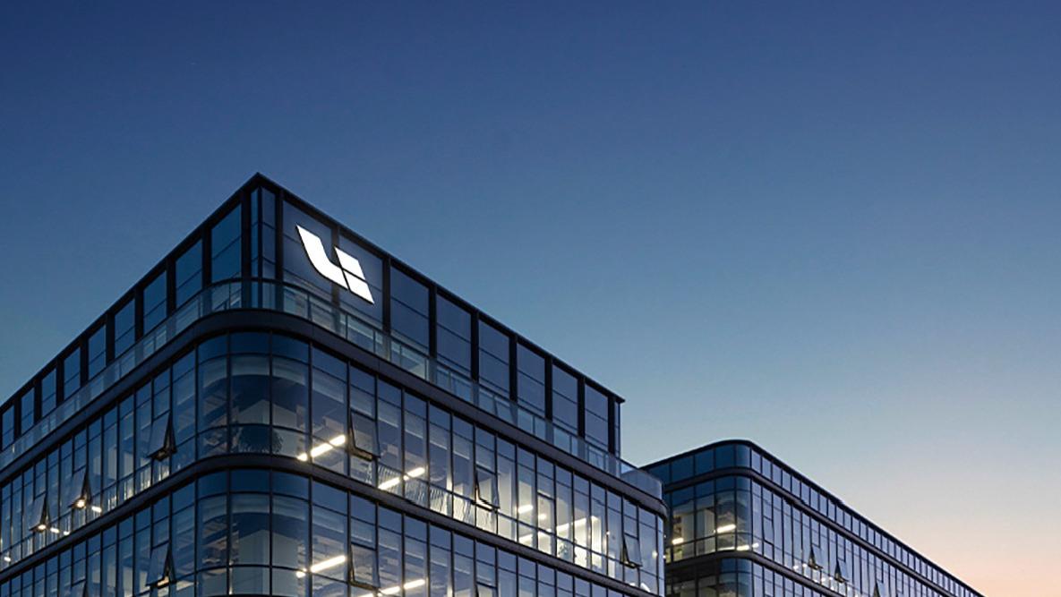 手握千亿家底的理想，一头扎进了AI俱乐部