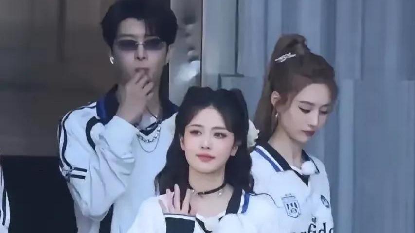 170cm徐艺洋比白鹿高半头！