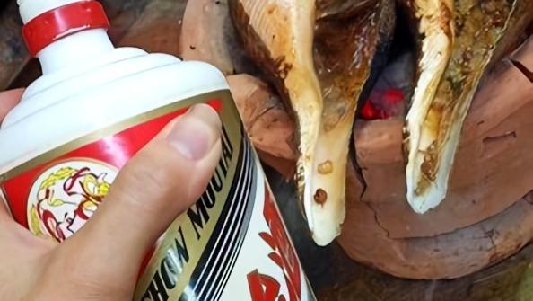 社交金字塔：普通人与顶层社交的本质剖析