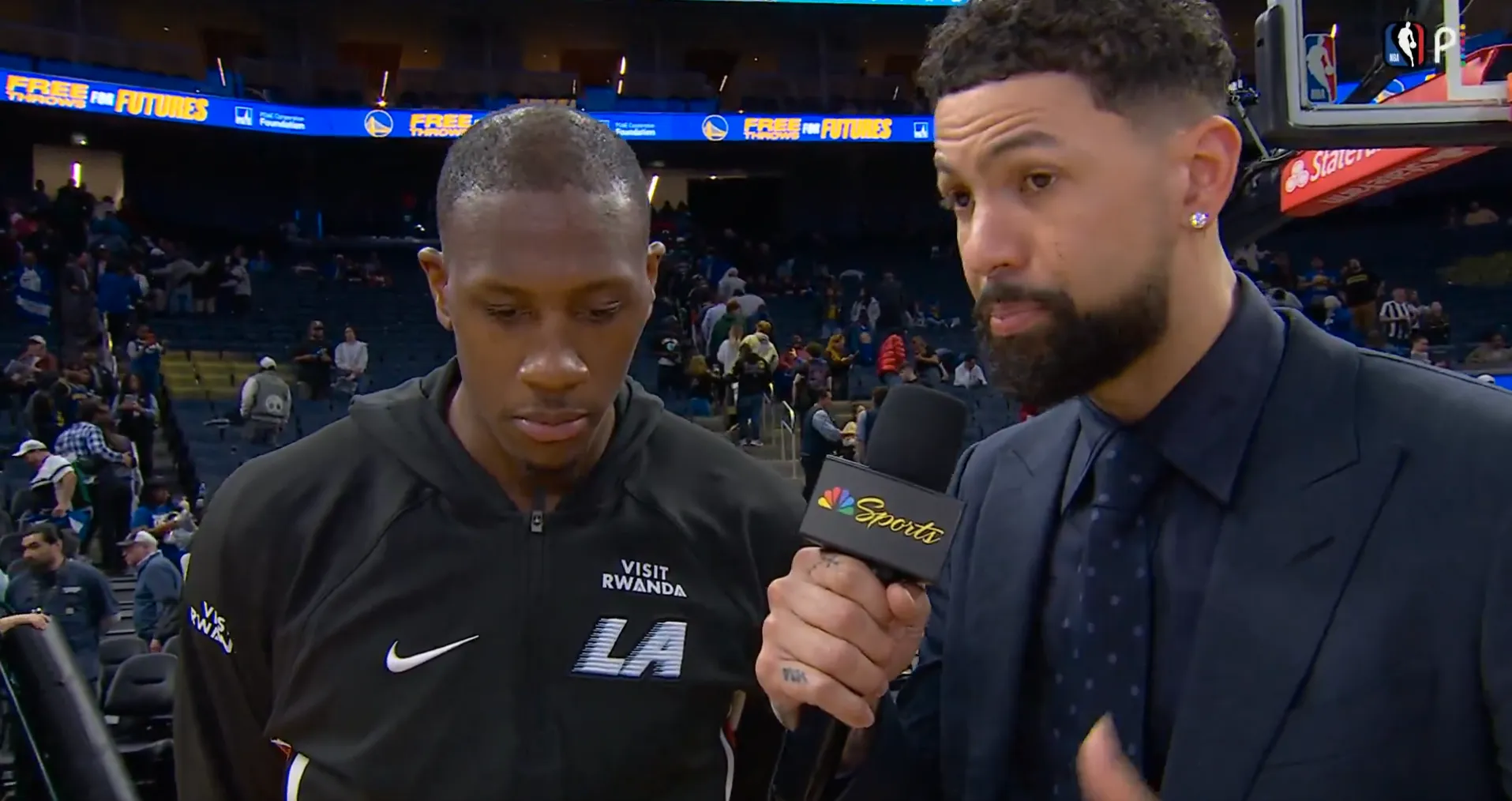 今日，快船后卫克里斯-邓恩接受了小里弗斯的采访，分享了自己在联盟打拼多年的心得。