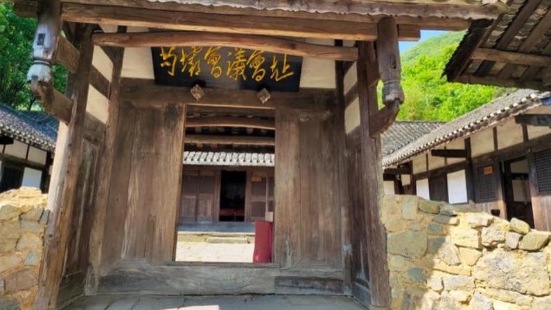 周总理晚年震撼揭秘：若非毛主席雨夜狂奔拦截，红军在苟坝就没了！