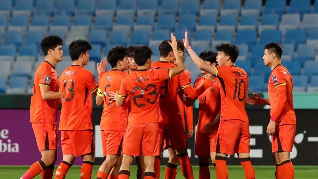 8000万悬赏中国足球！郭广昌被传天价激励U23，球迷炸锅了