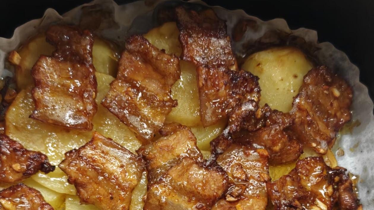 连吃三天都不腻！烤肉店老板私藏的空气炸锅五花肉，在家也能复刻