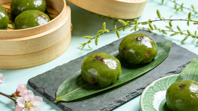 青团：一枚碧玉，半部江南春事