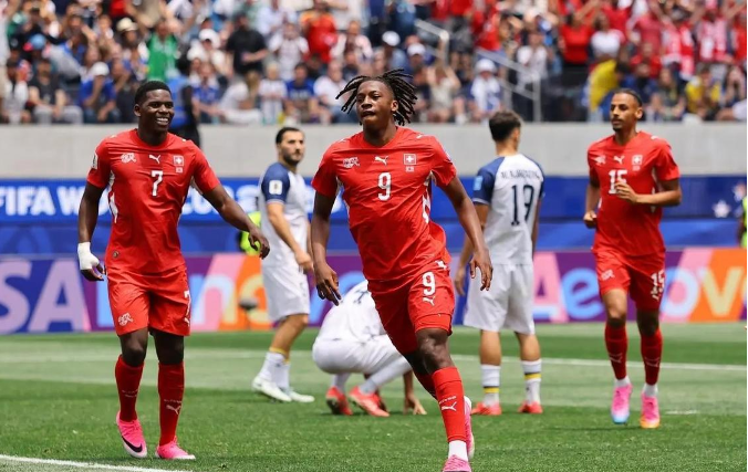 世界杯打疯了！葡萄牙被逼平，英格兰4-2复仇，今晚韩国冲出线
48小时，8场比赛