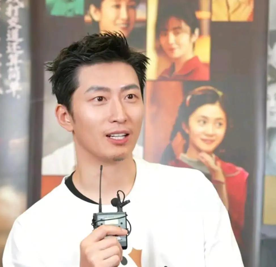 窦骁说：不是张艺谋找我演的《主角》。他亲口说，演《主角》完全是一个意外，只因为他