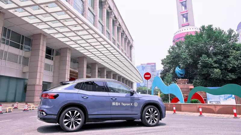 大众小鹏合作成果落地，首款联名车型量产下线