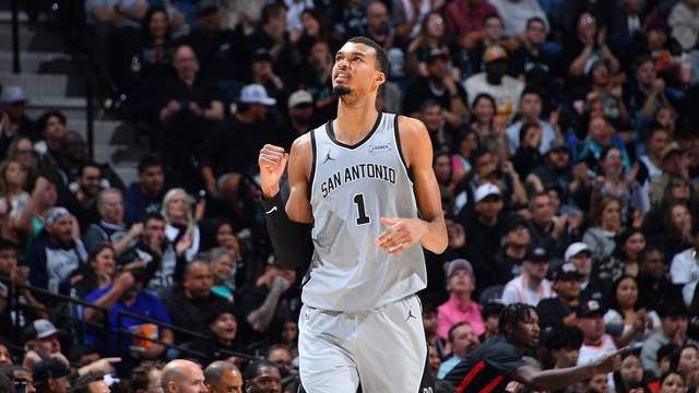 狂输145分！马刺三杀火箭+16战15胜，文班90分钟94分真要争冠