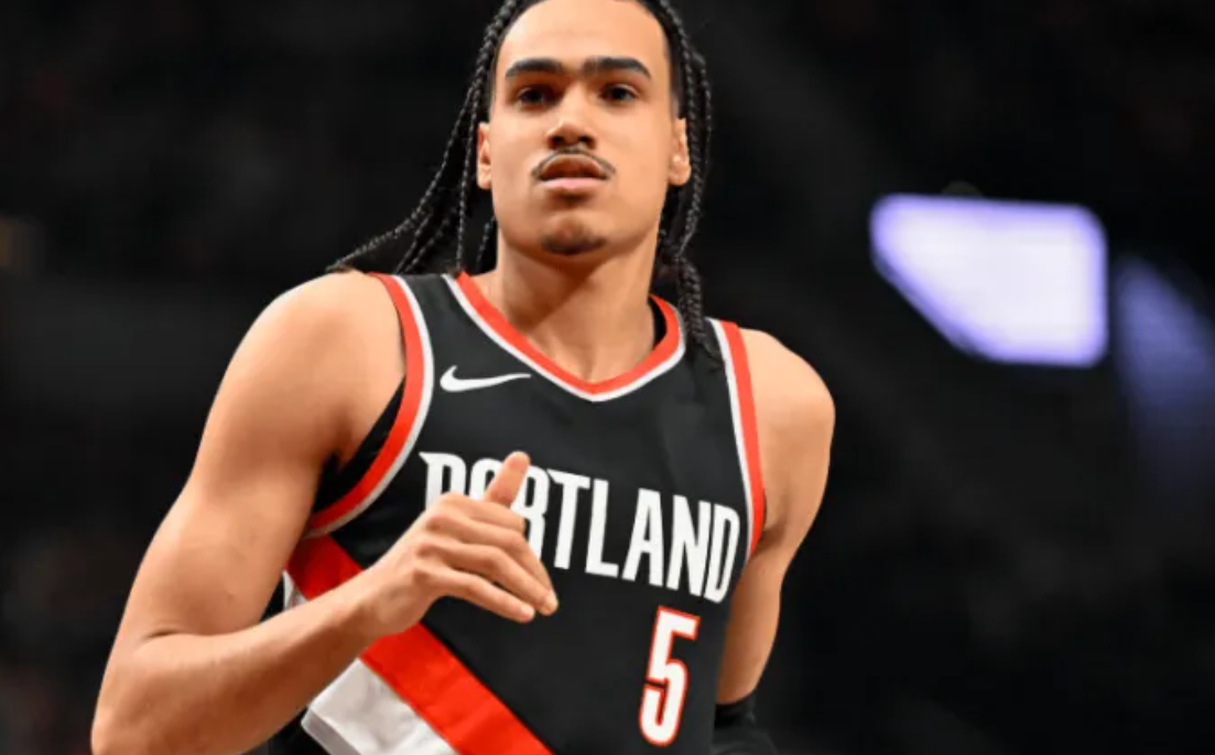 凯尔特人计划与达拉诺-班顿签下一份10天短合同。
此前，班顿与快船的10天短合同