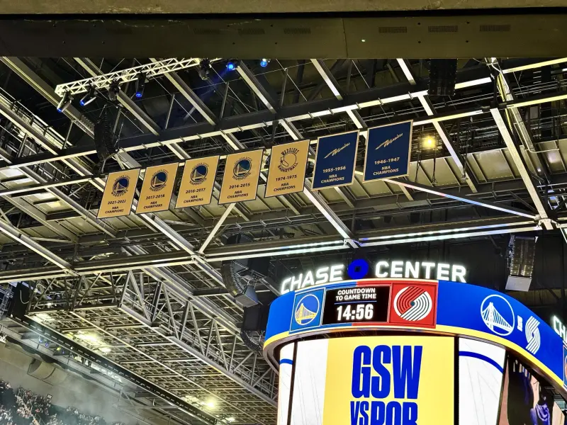 这一场，让我彻底懂了什么叫“认清生活真相后依然热爱生活”

比赛结束，终场哨响，