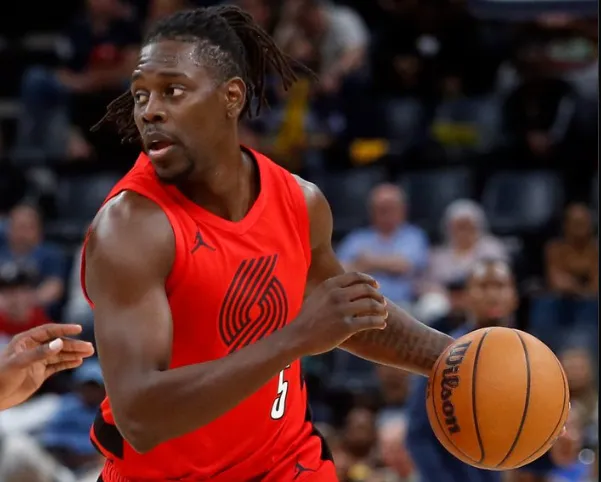 NBA常规赛开拓者客场对阵灰熊的比赛已经结束。全场战罢，开拓者以122-114战