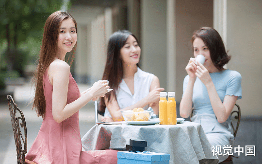 京圈豪门千金很了不起嘛？哪个爱当哪个切当，老子可是川渝独养女！