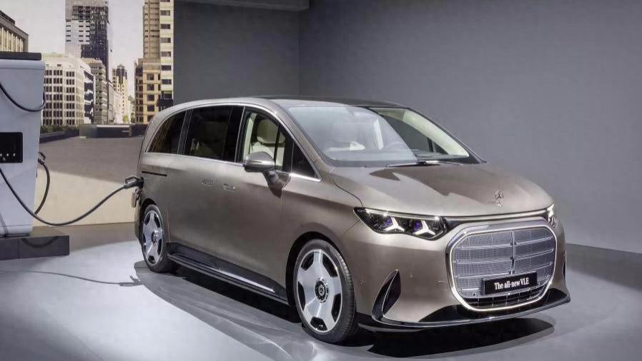 奔驰全新纯电VLE登场，目标直指雷克萨斯LM