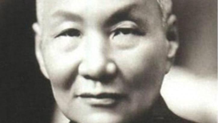 1940年，保镖林怀部请假遭拒，气愤不已，对着张啸林抬手就是一枪