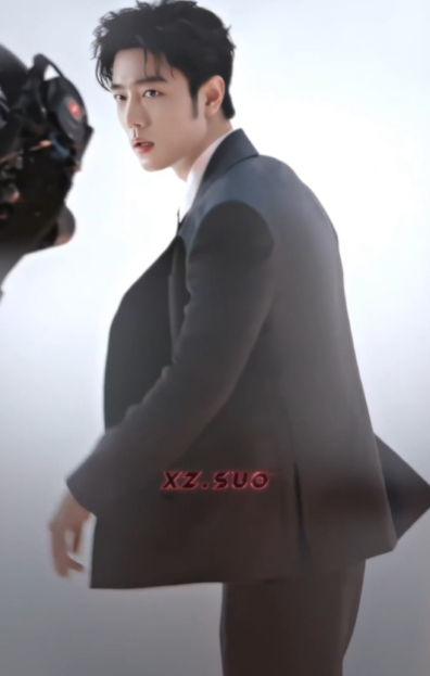 肖战YSL大片花絮，说帅裂苍穹也不为过！太帅啦！ ​​​