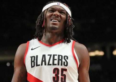 开拓者什么逆天战术，为了把文班拉出去，罗威克林根一直挡拆外弹或者直接站外线投三分