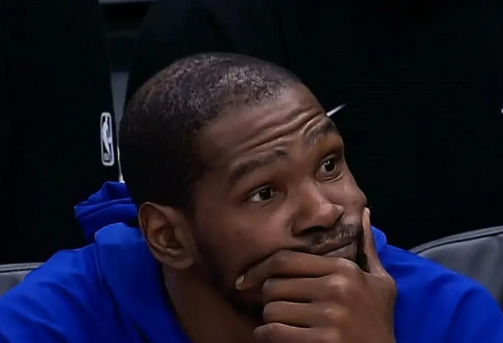 火箭昨天输给森林狼有多惨？赛后全队被指着骂，阿杜沮丧没理，小贾差点没忍住
昨天火