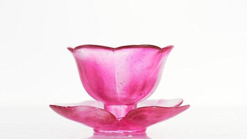 古法琉璃海棠杯：一器藏芳，茶润海棠