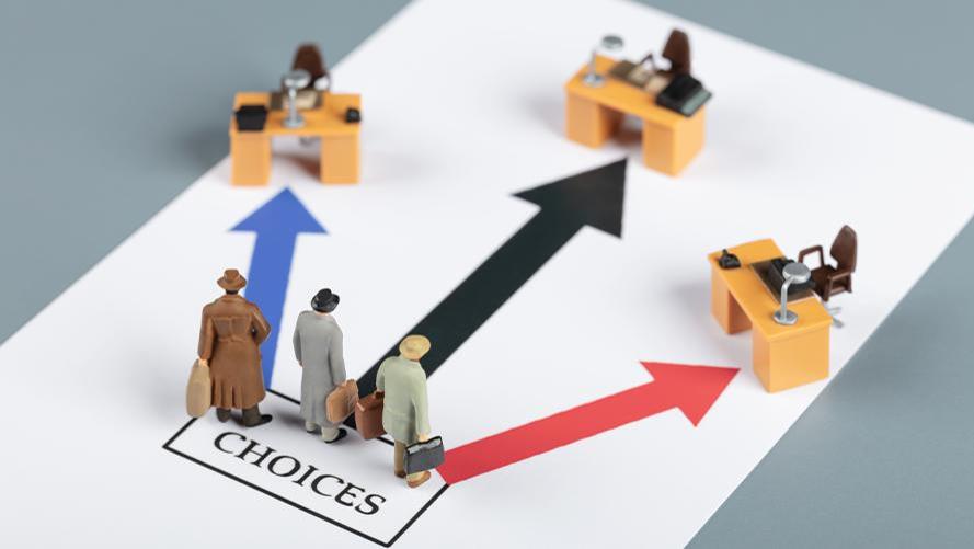 闯进「龙虾」时代，飞书与钉钉零时差