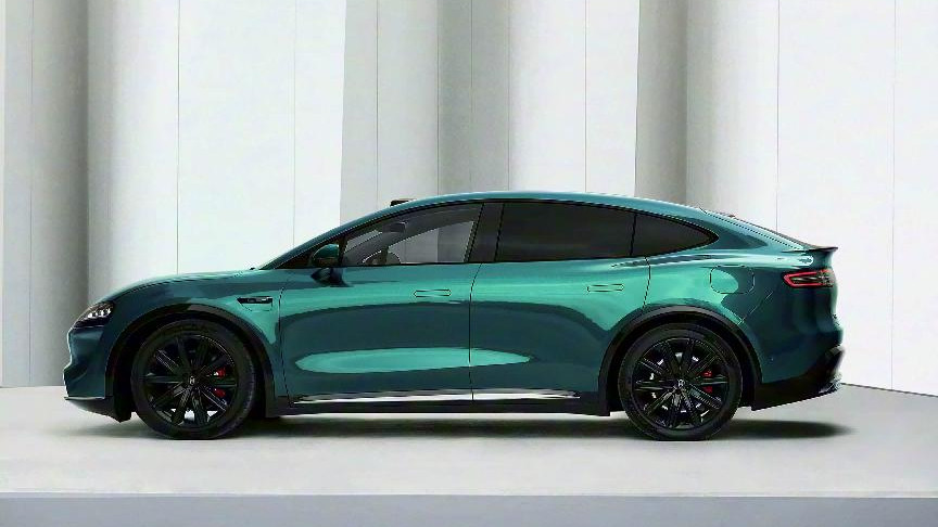 皆碑：智界R7参数战神，“喜提BUG”实录