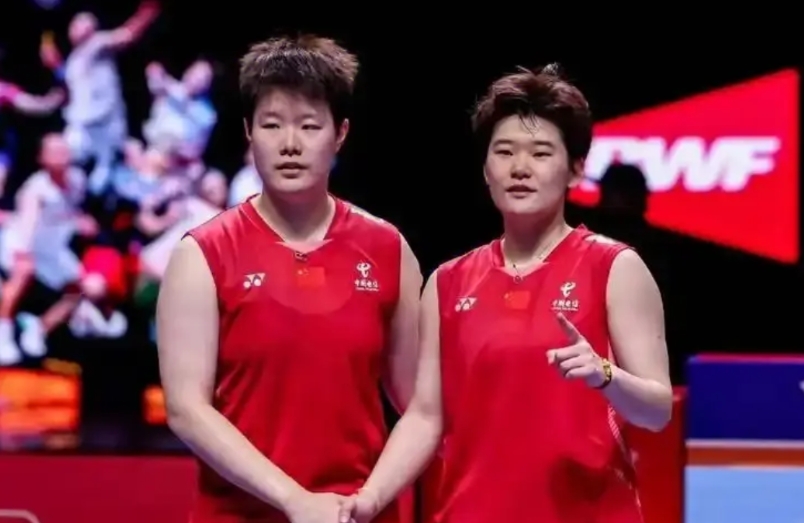 刚刚结束了一场亚洲羽毛球锦标赛女双8强争夺，女双头号种子、本赛季已豪取3冠（全英