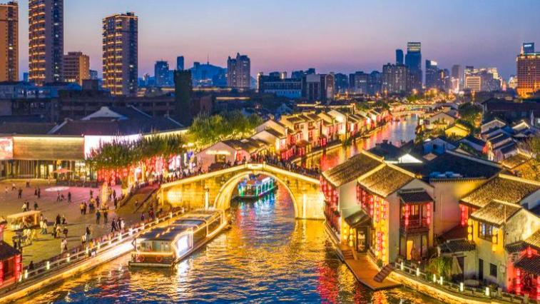 江苏无锡：璀璨夜色点亮城市夜间文旅活力