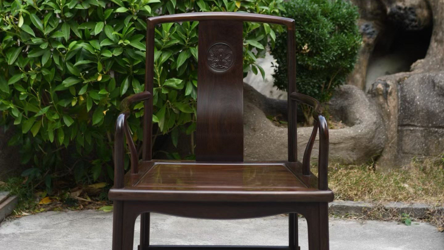 大红酸枝全独板老料，复刻王世襄款，扇形南官帽椅