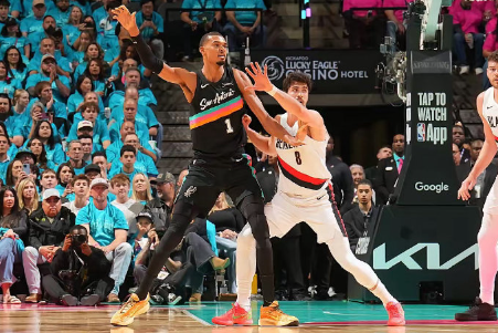 时隔7年，马刺取得季后赛首轮第一场胜利，值得庆贺！他们上一次进入季后赛还是201