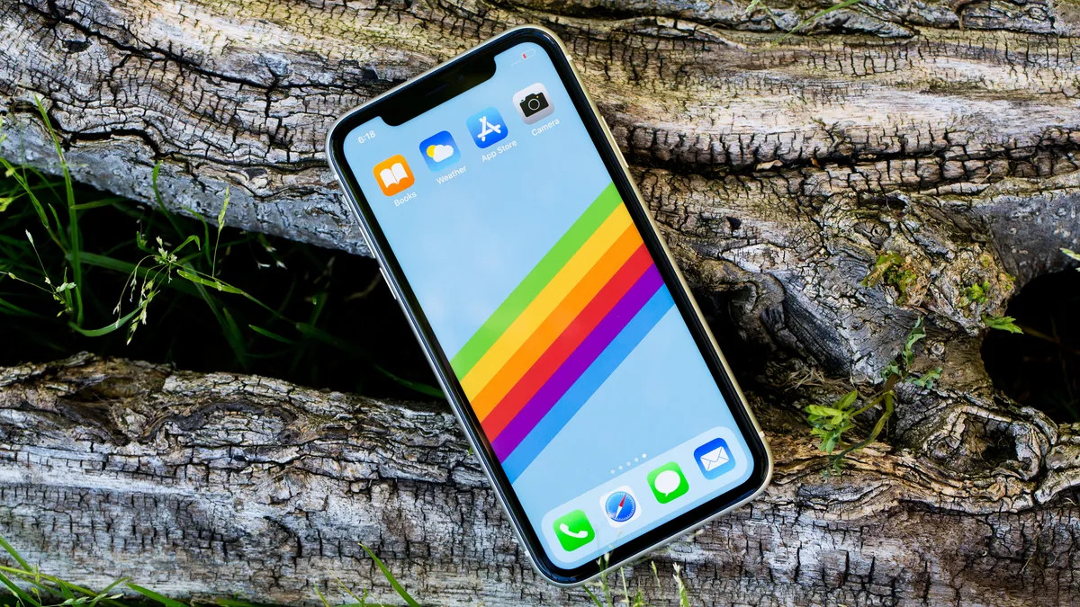 iOS 27 居然还支持 iPhone 11？八年更新，苹果这步棋够狠