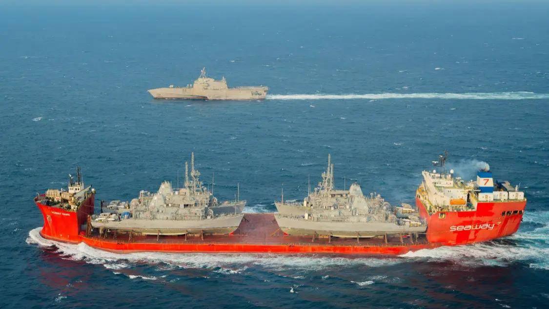 霍尔木兹海峡变成“地狱火海”！伊朗这招“自损八百”实则把世界架在火上烤？