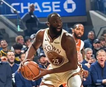 勇士主帅科尔今天接受了采访，谈到了德雷蒙德-格林昨天最后时刻的表现。

“追梦知