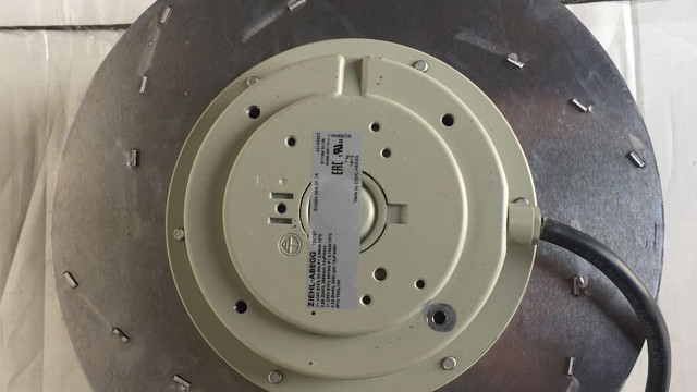 德国 Ziehl-abegg 施乐百 RH28M-2EK.3F.1R 离心风机：工业变频设备高效冷却
