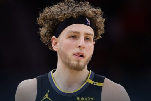 钵钵鸡能成长为隔壁里夫斯吗？

钵钵鸡优点是年轻，球商高，防守好，篮板球能力突出