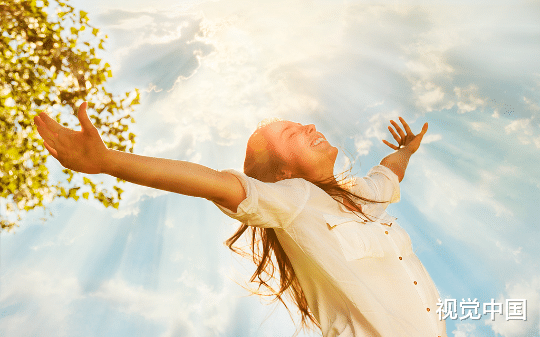 妹妹为了爆红，在生日直播上策划献祭我给她引流，却不知我是刚重生回来的