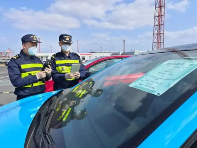 出口狂飙！2月中国汽车出口55.5万辆，新能源车暴涨124.7%
 
3月13日