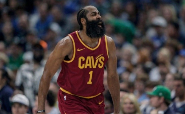 现役有谁能超过哈登的场均36.1

因为36.1可能比较难，那么有谁能打满65场