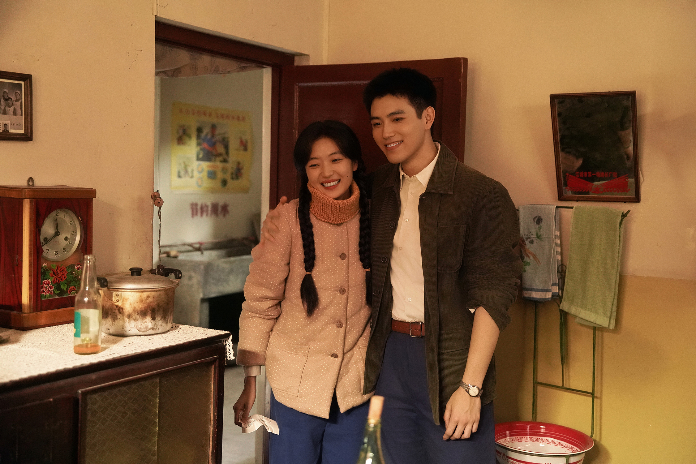 方家的保护伞，从不是高干女婿瞿桦，而是被删减的他。
原著中，方家有三个孩子，两儿