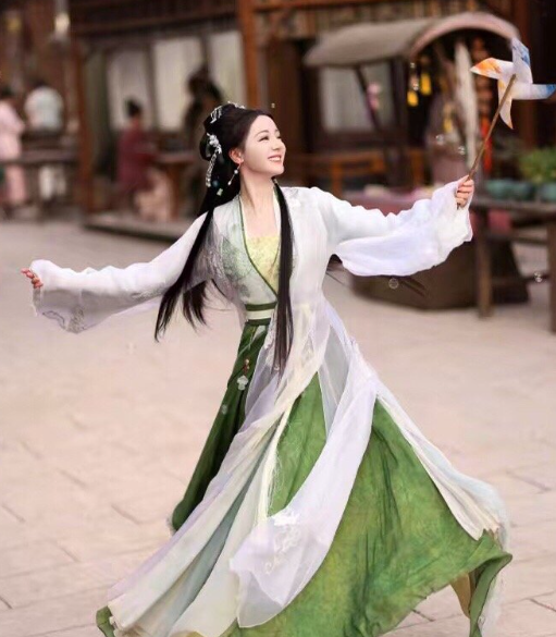 耳机里听千遍万遍不如现场见一面