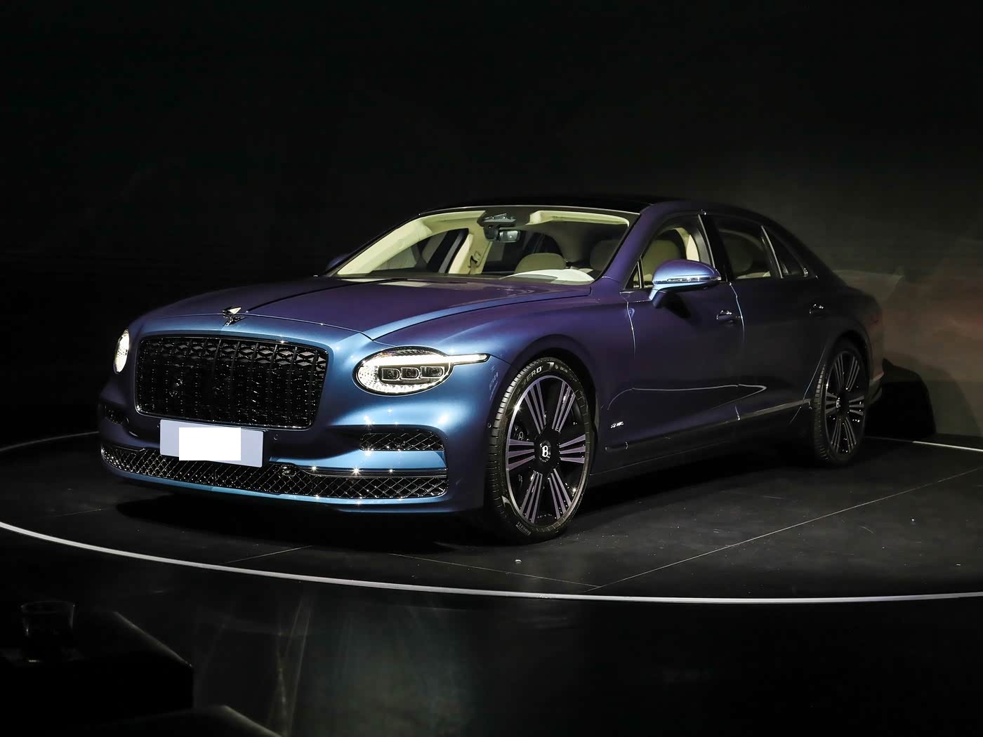 2027款飞驰上市！外观豪华动感，换装4.0T V8双涡轮增