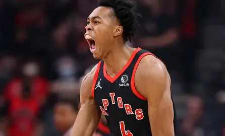 NBA常规赛，猛龙主场迎战篮网的比赛已经结束，最终猛龙以136-101大胜篮网。