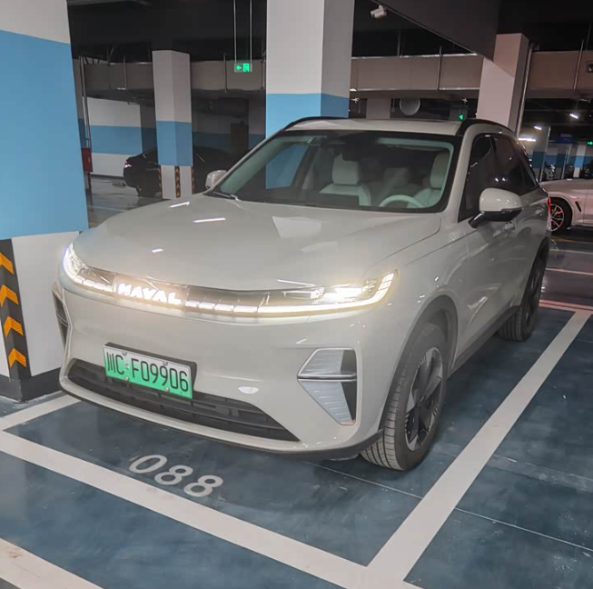 我的二代哈弗枭龙max一万公里使用感受
提车到现在一万一千多公里啦，是一如既往的