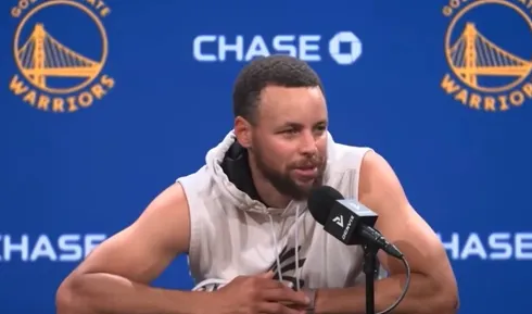 明日NBA常规赛：勇士将对阵火箭。

赛前勇士球员斯蒂芬-库里接受媒体采访，谈到