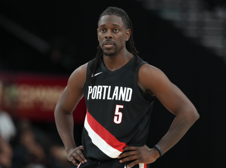 今天开拓者VS太阳的附加赛霍乐迪不愧是总冠军后卫，攻防两端的影响力溢出屏幕了